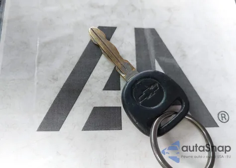 2002 Chevrolet Express z USA, uszkodzony, nr VIN 1GNFG15M621148116